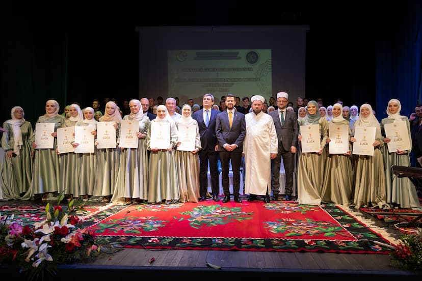 Predsjednik Crne Gore Jakov Milatović prisustvovao svečanoj maturskoj akademiji Medrese “Mehmed Fatih” u Tuzima