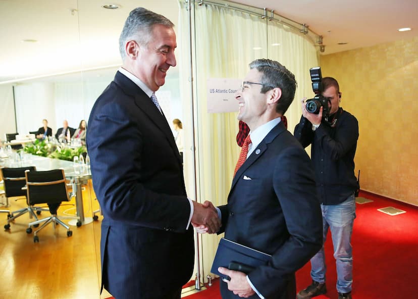 Predsjednik Đukanović sastao se u Budvi u okviru 2BS Foruma sa izvršnim potpredsjednikom Atlantskog savjeta Dejmonom Vilsonom 