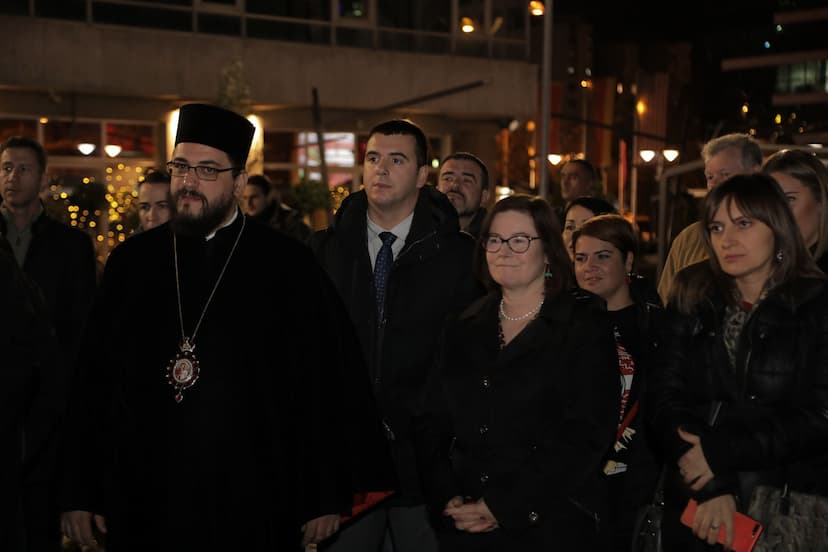Miodrag Radović šef Kabineta, kao izaslanik Predsjednika Crne Gore, prisustvovao svečanom paljenju svijeća na menori povodom proslave jevrejskog praznika Hanuke