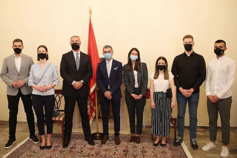Predsjednik Đukanović susreo se u Budimpešti sa crnogorskim studentima, članovima Organizacije crnogorskih studenata u inostranstvu (OCSI) koji studiraju u Mađarskoj