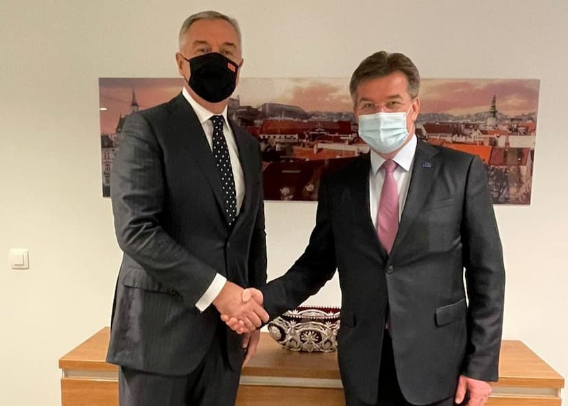 Predsjednik Đukanović susreo se večeras u Briselu sa Miroslavom Lajčakom, specijalnim predstavnikom EU za dijalog Beograda i Prištine i ostala regionalna pitanja