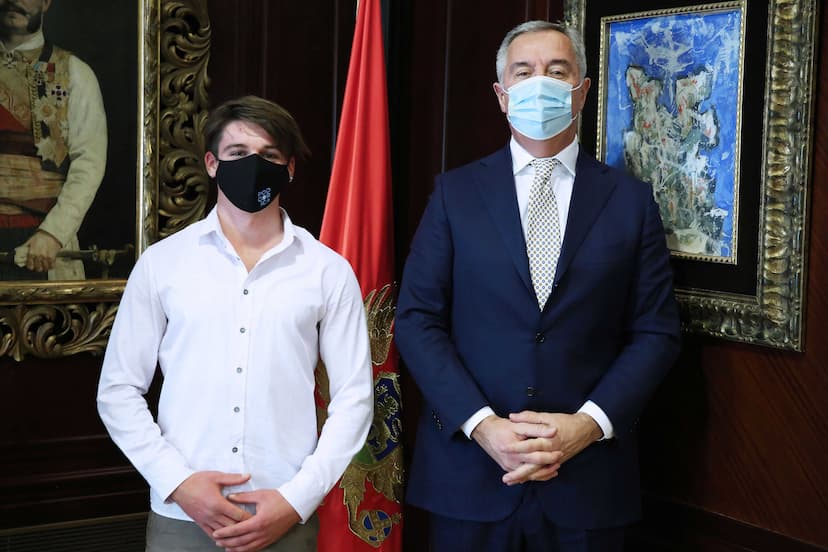Predsjednik Đukanović uručio visoko državno priznanje Medalju za hrabrost Alenu Emšiji