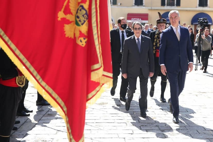 Predsjednik Đukanović i predsjednik Republike Kipra Nikos Anastasiades prisustvovali tradicionalnom kolu Bokeljske mornarice