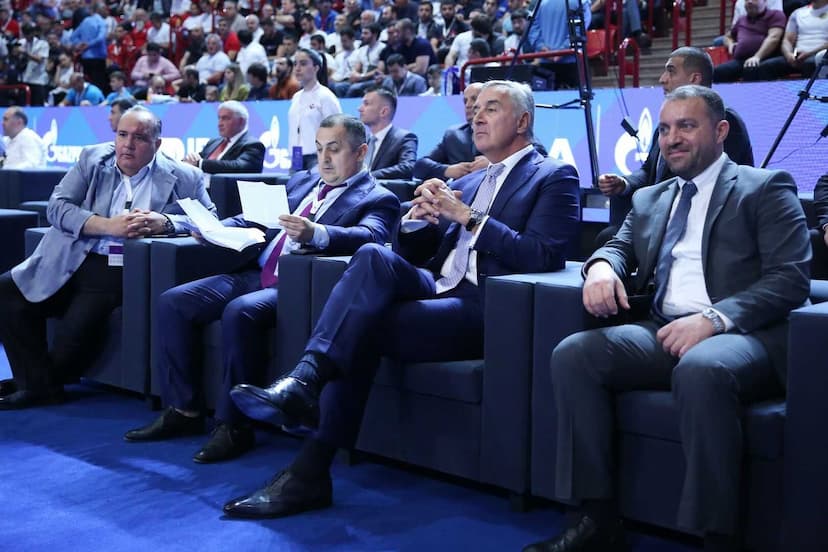 Predsjednik Đukanović na poziv Bokserskog saveza Crne Gore prisustvovao prvenstvu Evrope za seniore koje se održava u Jerevanu