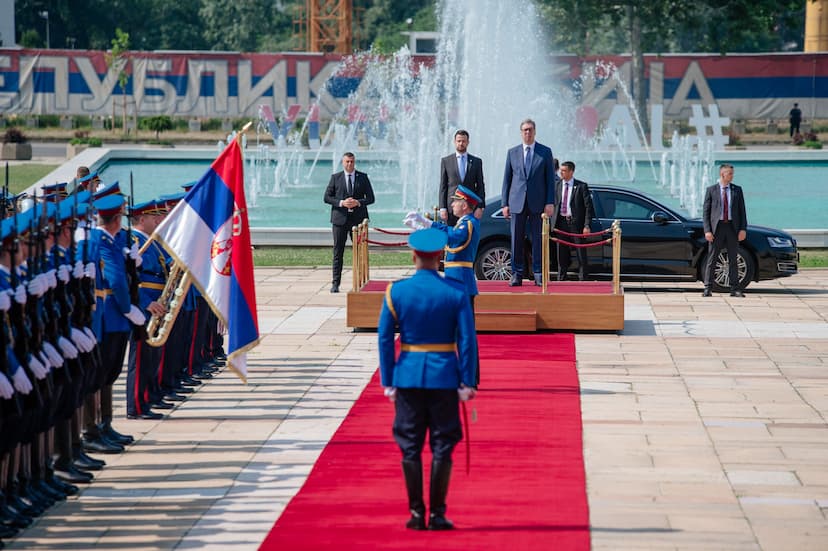Predsjednik Milatović dočekan uz najviše vojne i državne počasti ispred Palate Srbija u Beogradu