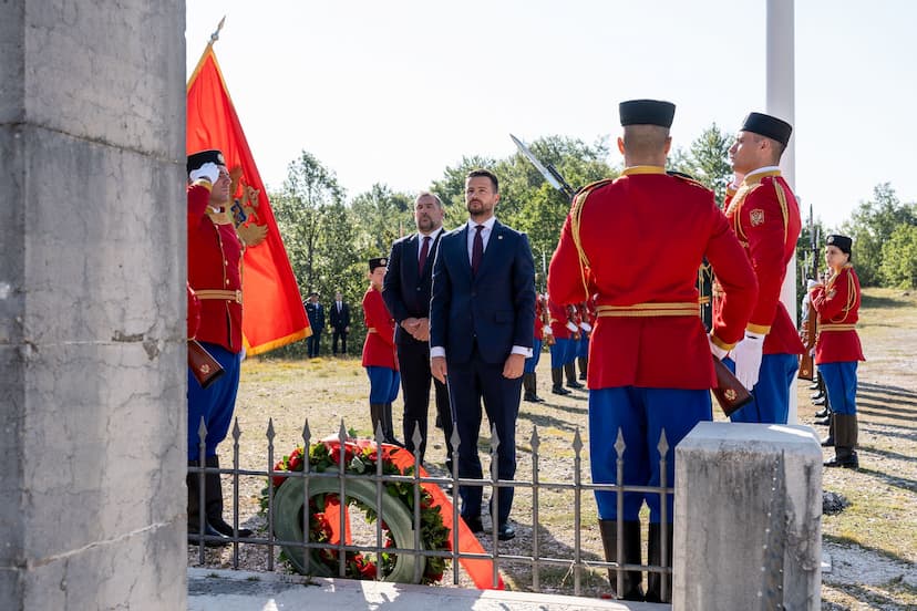 PREDSJEDNIK MILATOVIĆ POLOŽIO VIJENAC NA VUČJEM DOLU: SLOBODA JE UTKANA U TEMELJE CRNE GORE