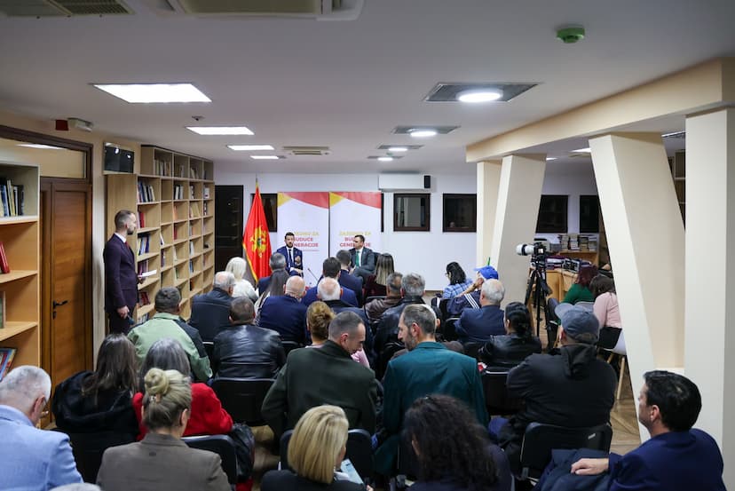 Crnoj Gori ne trebaju političari zatvoreni u kabinetima, već razgovori sa građanima u svakoj opštini i u svakom selu