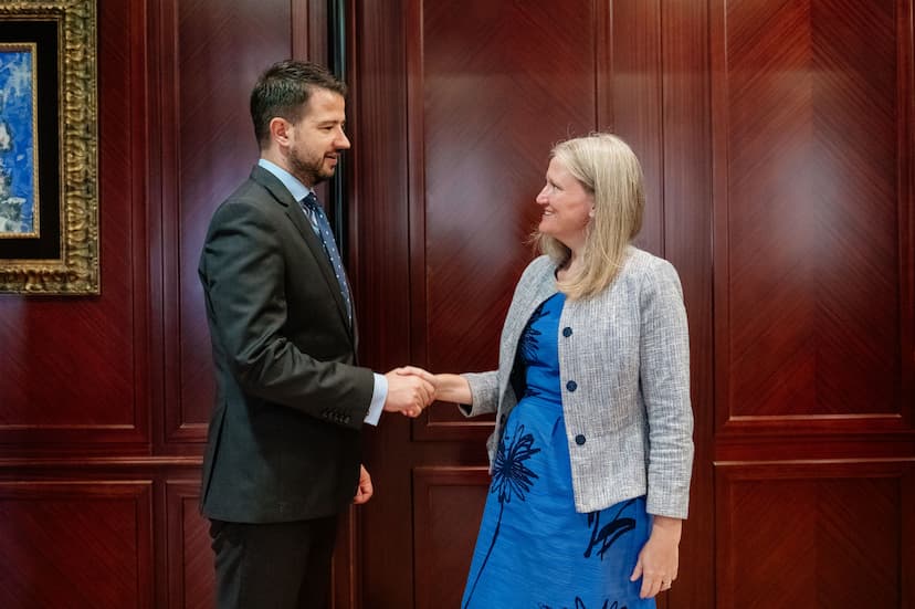 Predsjednik Milatović primio u oproštajnu posjetu ambasadorku Ujedinjenog Kraljevstva Karen Medoks