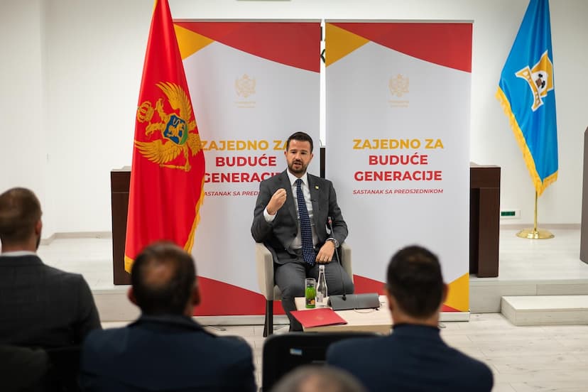 Predsjednik Milatović u razgovoru sa građanima Mojkovca: Vrijeme da Mojkovac živi od svog rada- ne od čekanja
