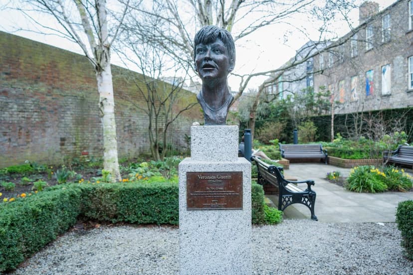 Predsjednik Milatović obišao spomenik novinarki Veroniki Gerin u Dablinu