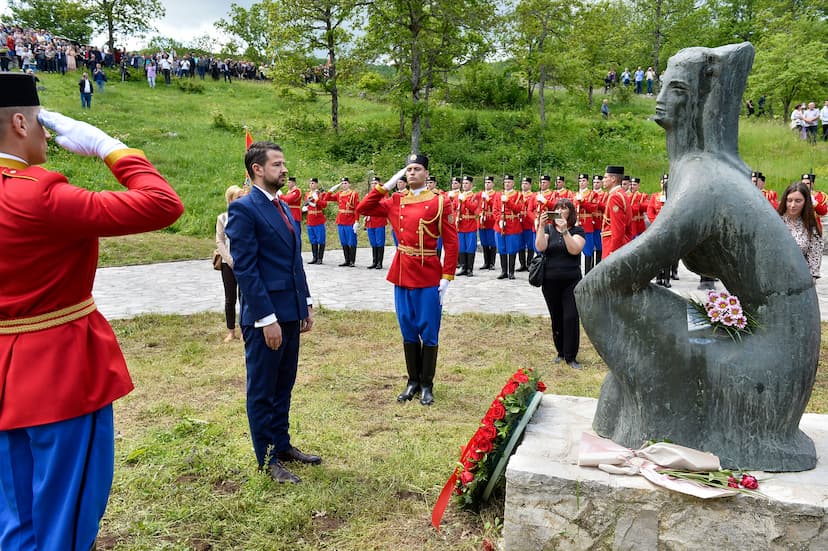 Predsjednik Milatović odao počast žrtvama zločina u Pivskim Dolima
