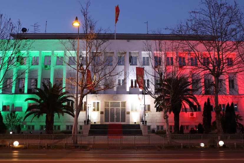 Predsjednik Crne Gore Milo Đukanović uputio je telegram saučešća i podrške predsjedniku Republike Italije Serđu Matareli i italijanskom narodu povodom epidemije korona virusa koja je odnijela stotine života