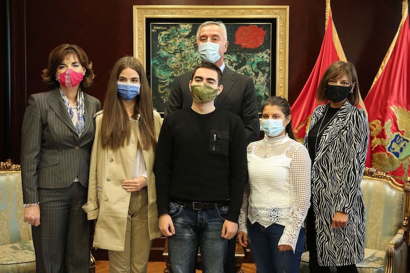 Predsjednik Đukanović povodom 20. novembra, Međunarodnog dana djeteta upriličio prijem za djecu – zlatne savjetnike i predstavnike institucije Zaštitnika ljudskih prava i sloboda Crne Gore