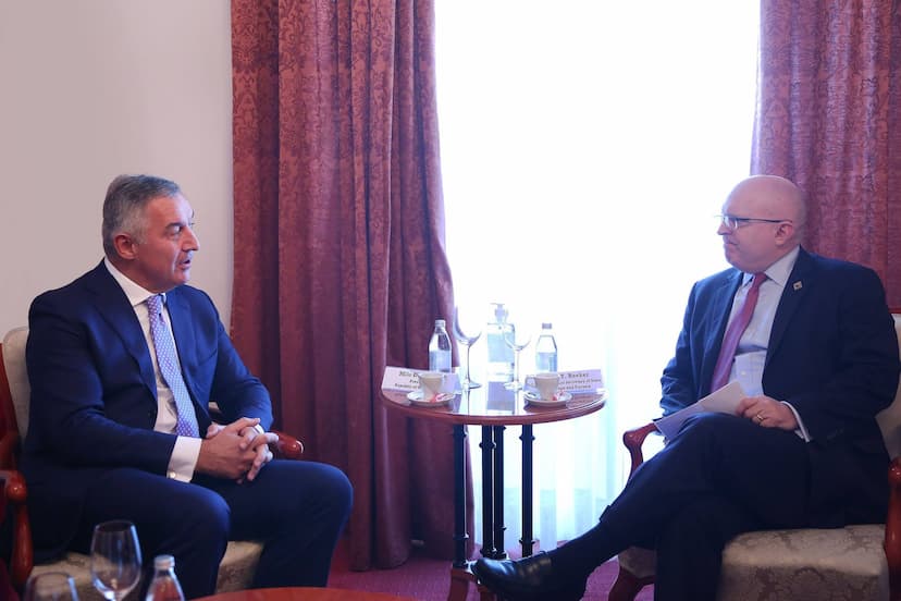 Predsjednik Đukanović u okviru Prespa foruma u Ohridu sastao se sa vršiocem dužnosti pomoćnika Državnog sekretara SAD Filipom Rikerom