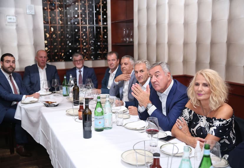 Predsjednik Crne Gore Milo Đukanović susreo se sinoć u Njujorku sa predstavnicima naše dijaspore