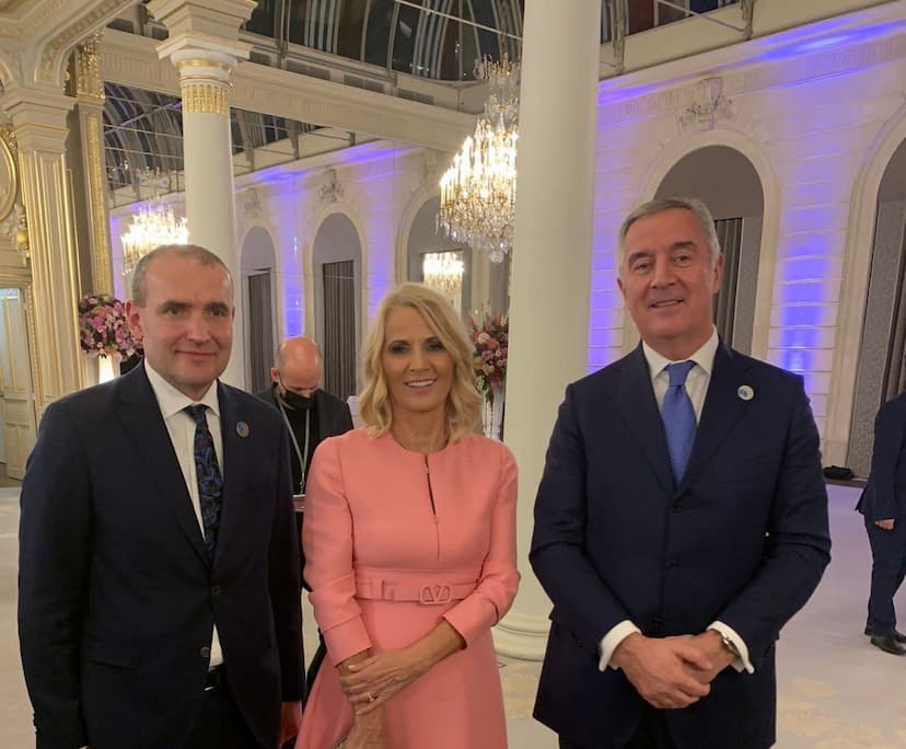Predsjednik Đukanović se na marginama Pariskog foruma sreo sa predsjednikom Islanda Gudniom Johaneson