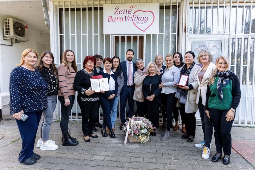 Predsjednik Milatović odlikovao NVU „Žene Bara“: Rad Udruženja primjer iskrenog saosjećanja i nesebične brige za druge