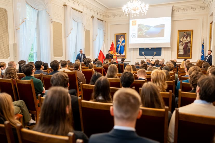MILATOVIĆ NA UNIVERZITETU U VARŠAVI: CRNU GORU I POLJSKU POVEZUJE ISTORIJA, A EVROPSKA BUDUĆNOST OTVARA NOVE MOGUĆNOSTI